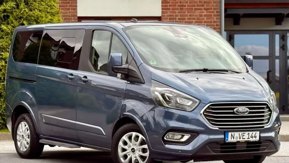 FORD Tourneo Custom -