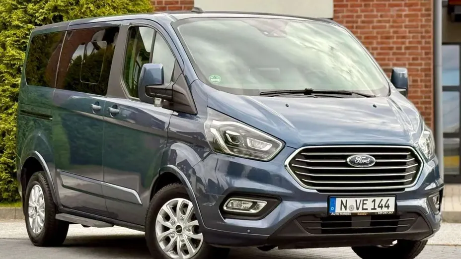 FORD Tourneo Custom -