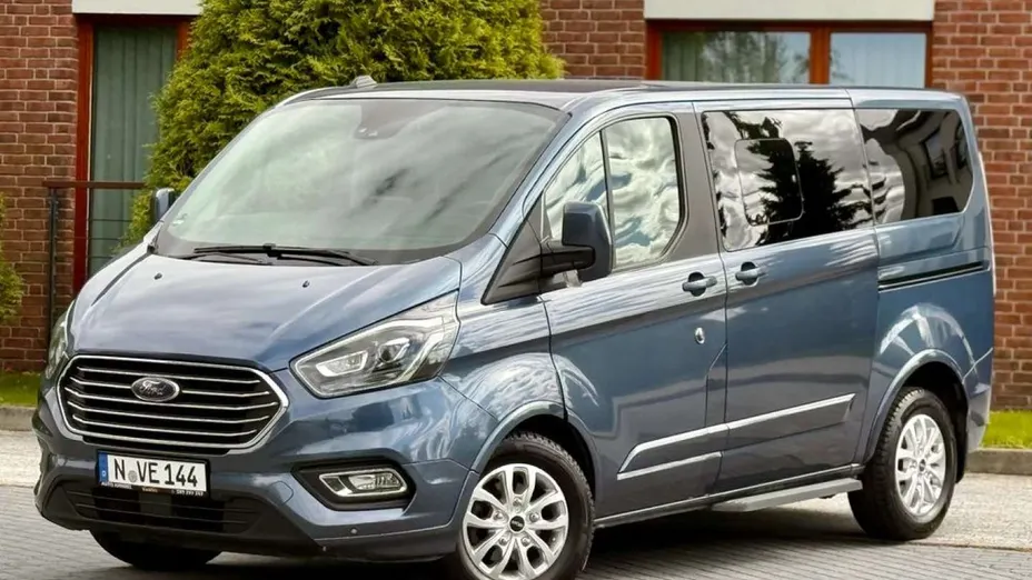FORD Tourneo Custom -