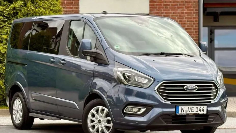 FORD Tourneo Custom -