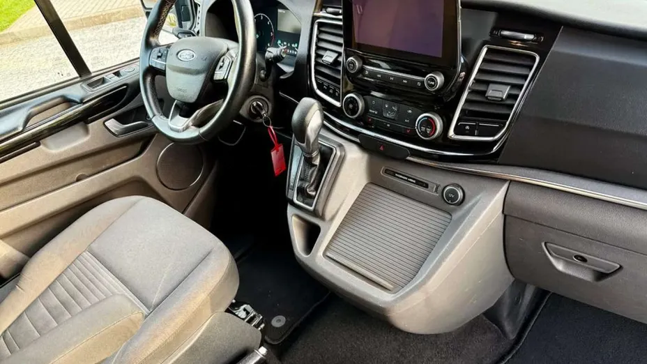 FORD Tourneo Custom -