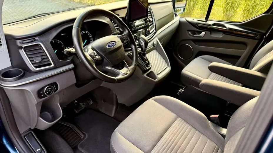 FORD Tourneo Custom -