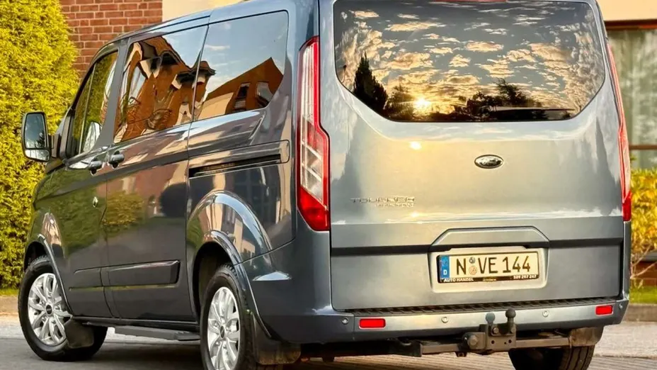 FORD Tourneo Custom -
