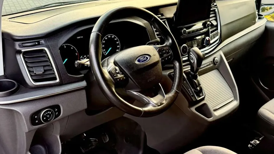 FORD Tourneo Custom -