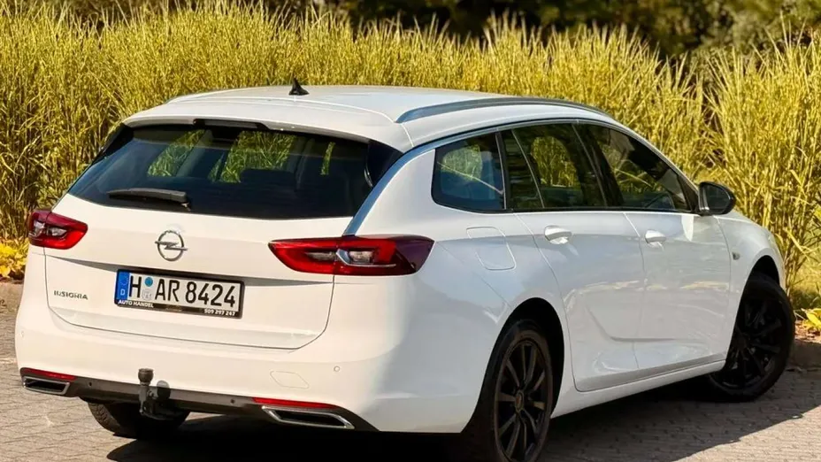OPEL Insignia -