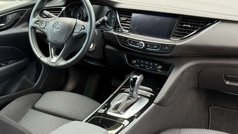 OPEL Insignia -