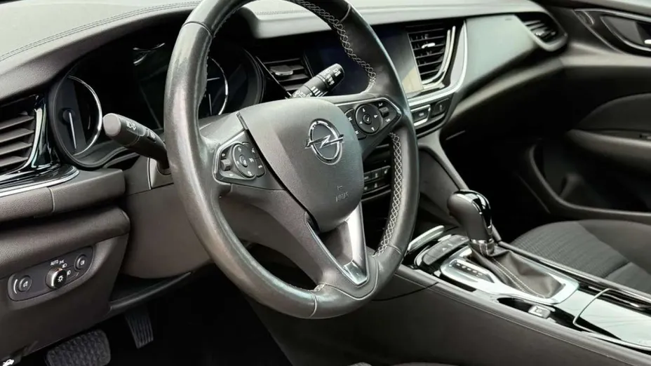 OPEL Insignia -