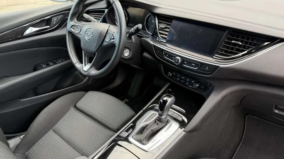 OPEL Insignia -