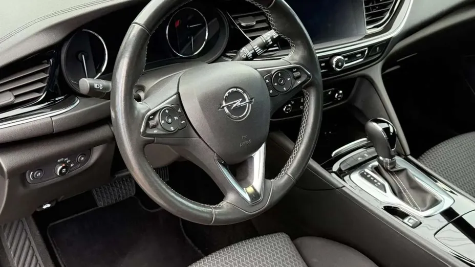 OPEL Insignia -