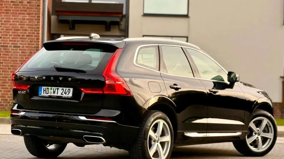 VOLVO XC60 -