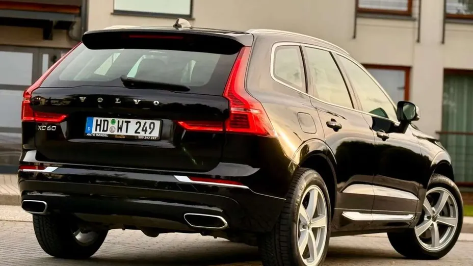 VOLVO XC60 -