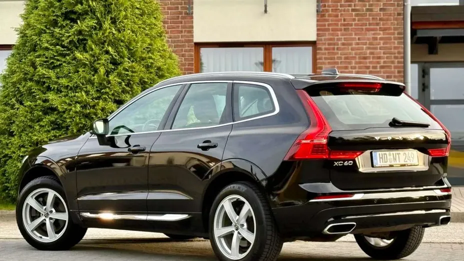 VOLVO XC60 -