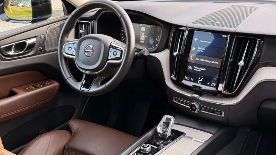VOLVO XC60 -