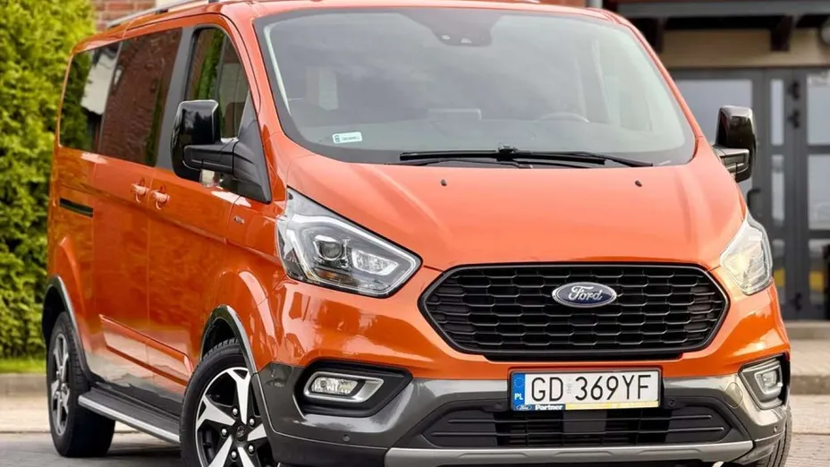 FORD Tourneo Custom -