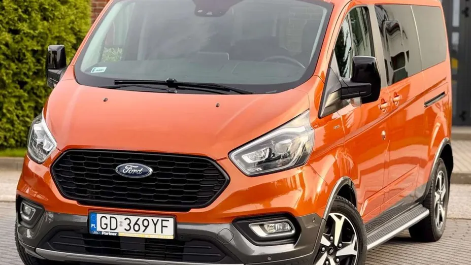 FORD Tourneo Custom -