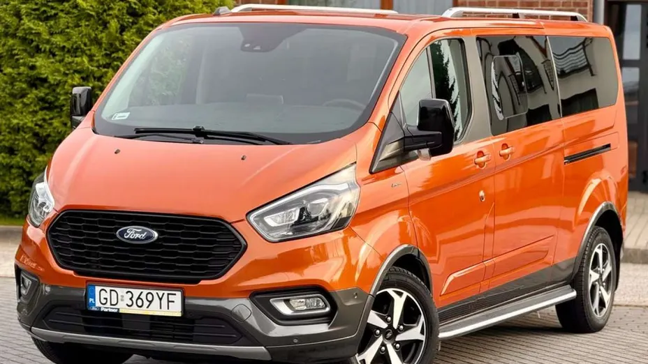 FORD Tourneo Custom -