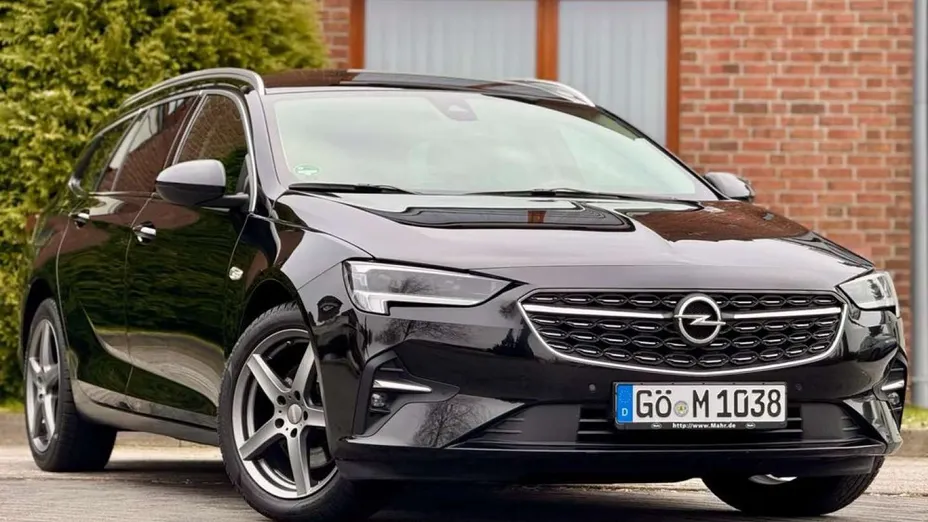 OPEL Insignia -