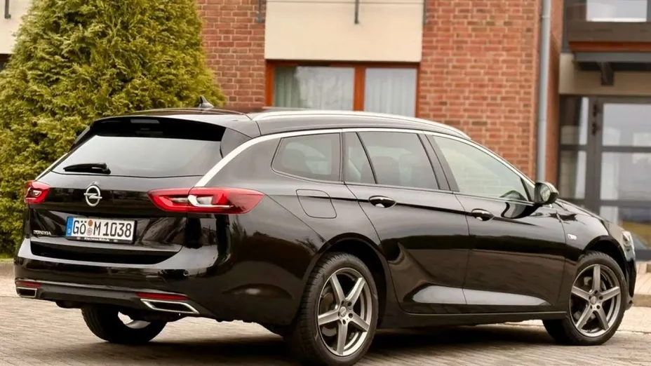 OPEL Insignia -
