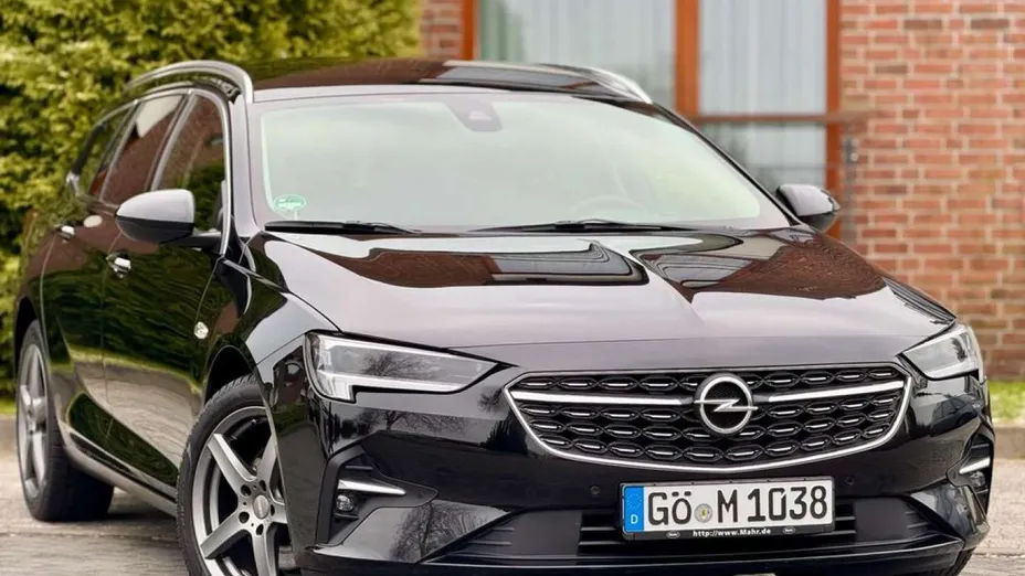 OPEL Insignia -