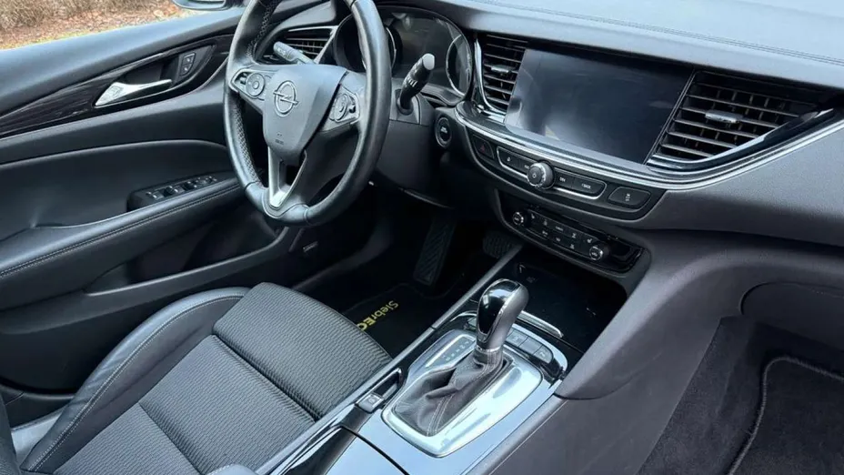 OPEL Insignia -