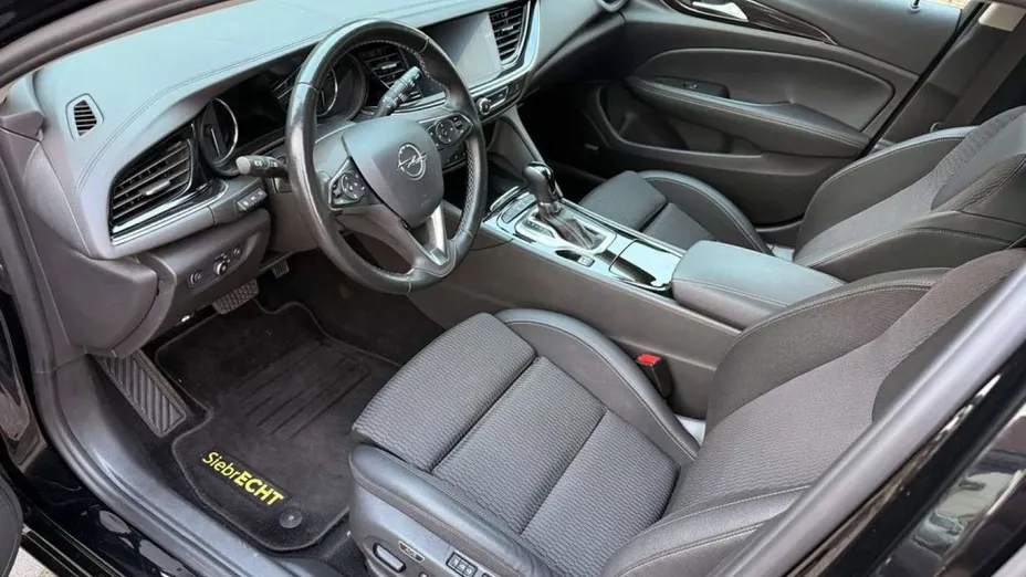 OPEL Insignia -