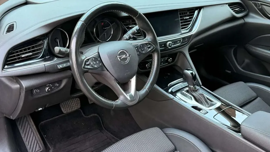 OPEL Insignia -