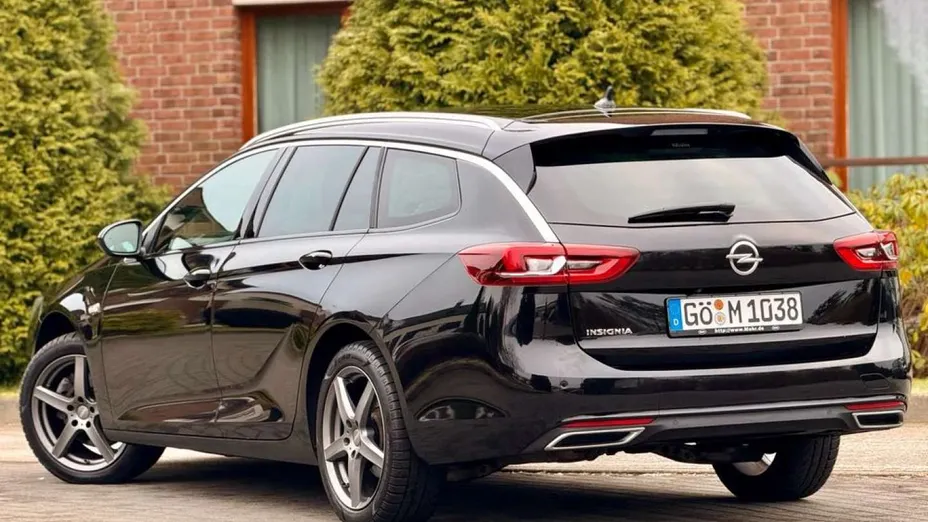 OPEL Insignia -