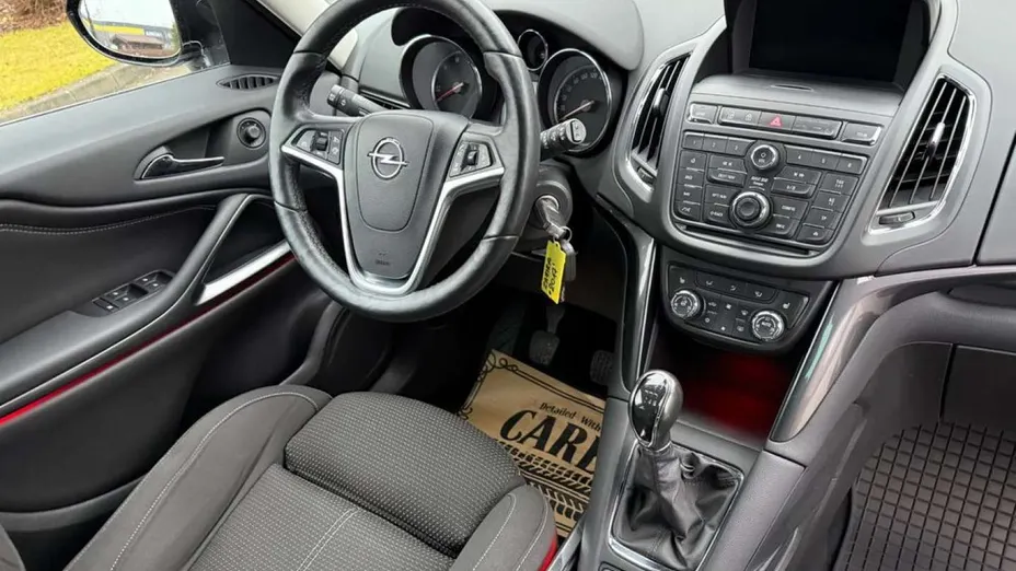 OPEL Zafira -