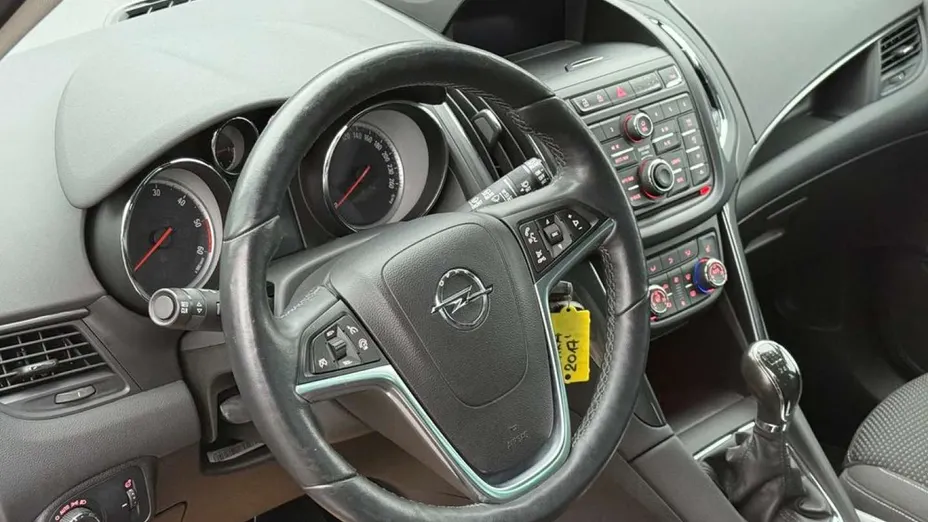 OPEL Zafira -