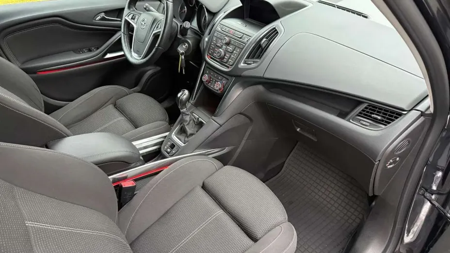 OPEL Zafira -