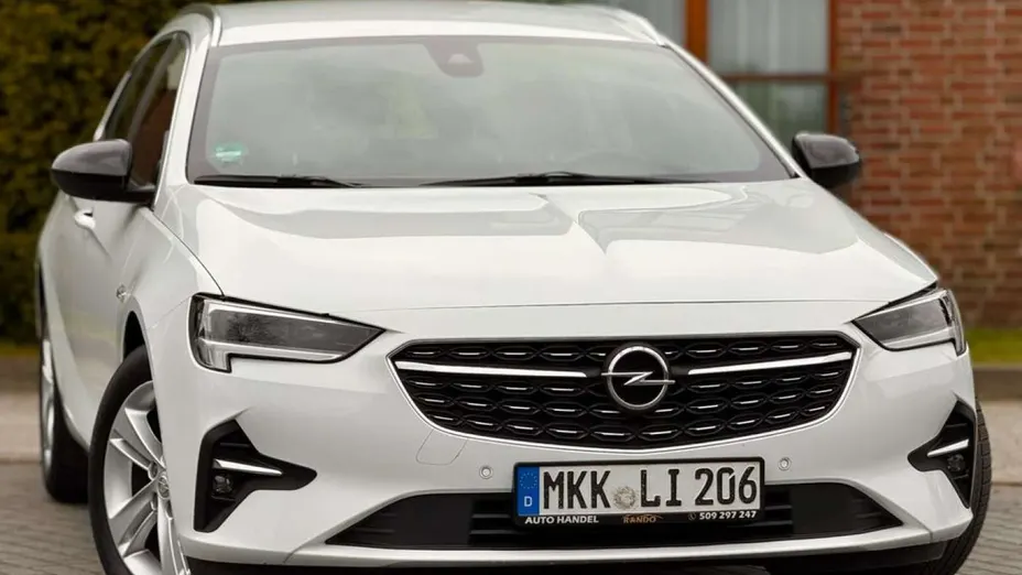 OPEL Insignia -