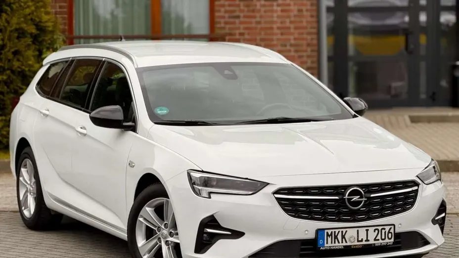 OPEL Insignia -
