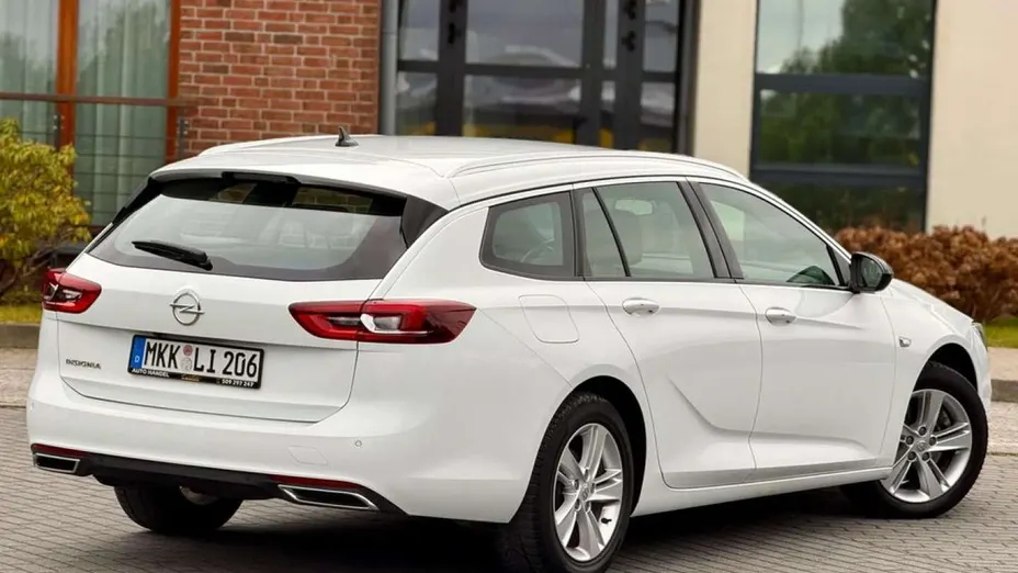 OPEL Insignia -