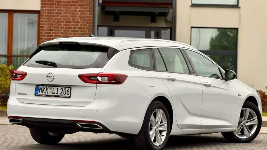 OPEL Insignia -