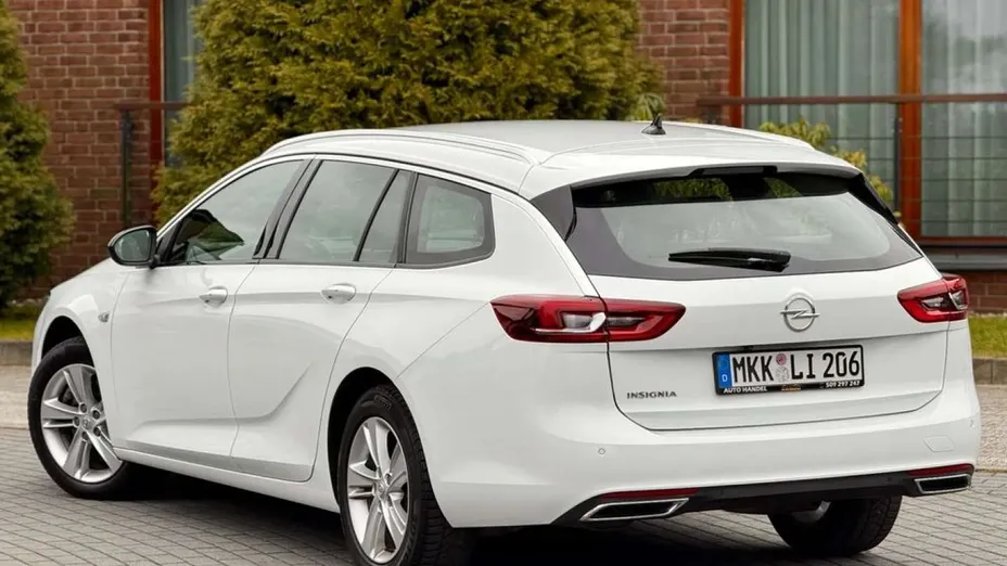 OPEL Insignia -