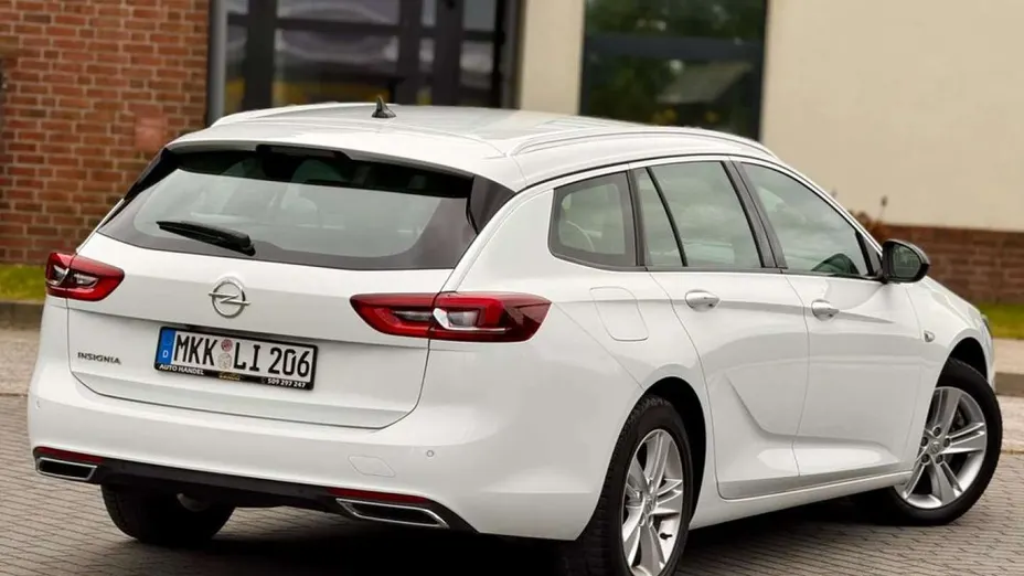 OPEL Insignia -