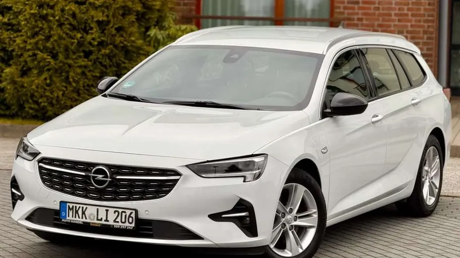 OPEL Insignia -