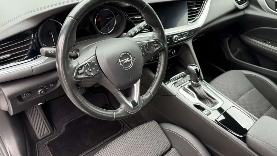 OPEL Insignia -