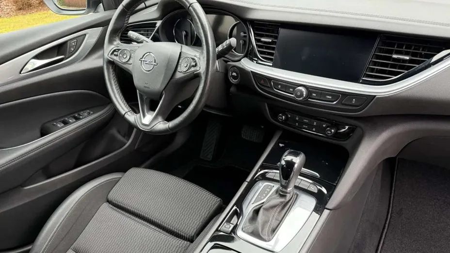 OPEL Insignia -