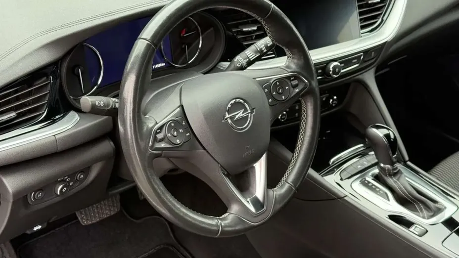 OPEL Insignia -