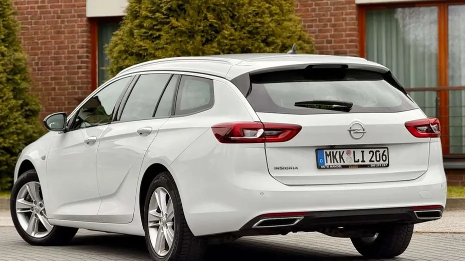 OPEL Insignia -