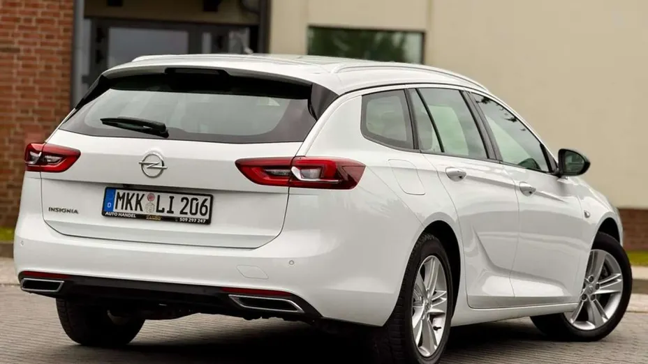 OPEL Insignia -