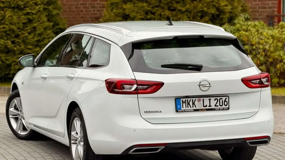 OPEL Insignia -