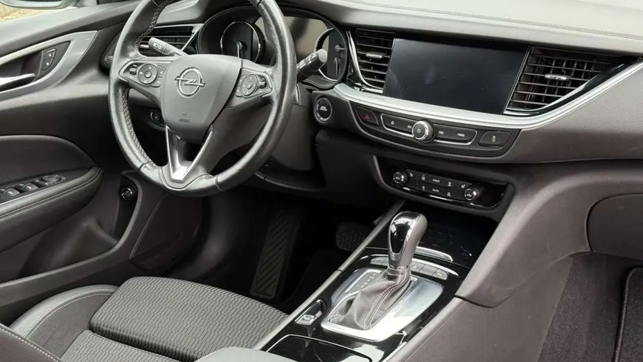 OPEL Insignia -