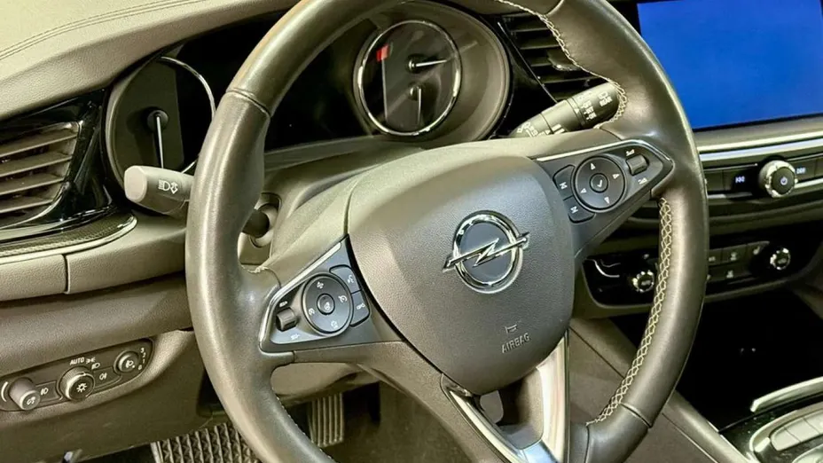 OPEL Insignia -