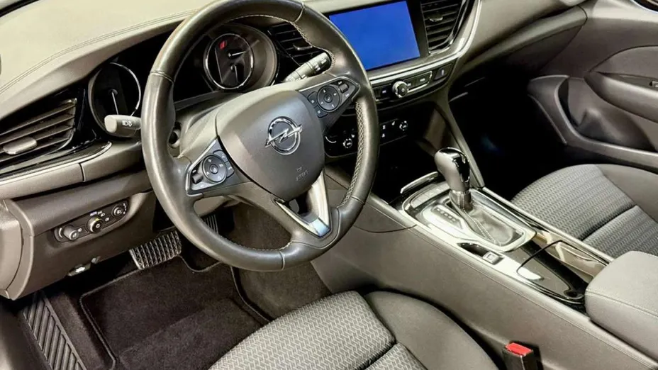 OPEL Insignia -