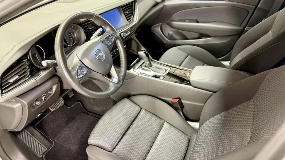 OPEL Insignia -