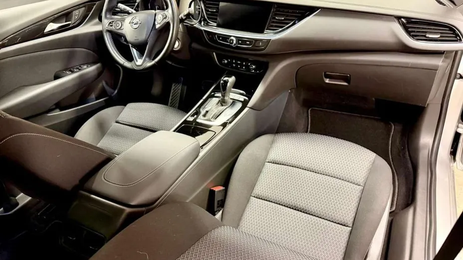 OPEL Insignia -