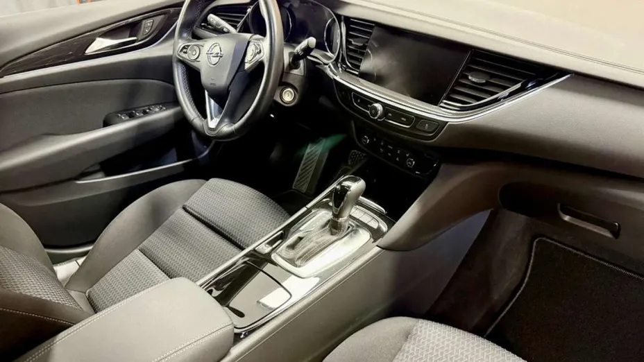 OPEL Insignia -