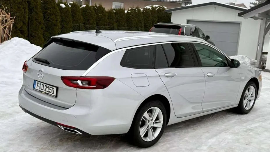 OPEL Insignia -